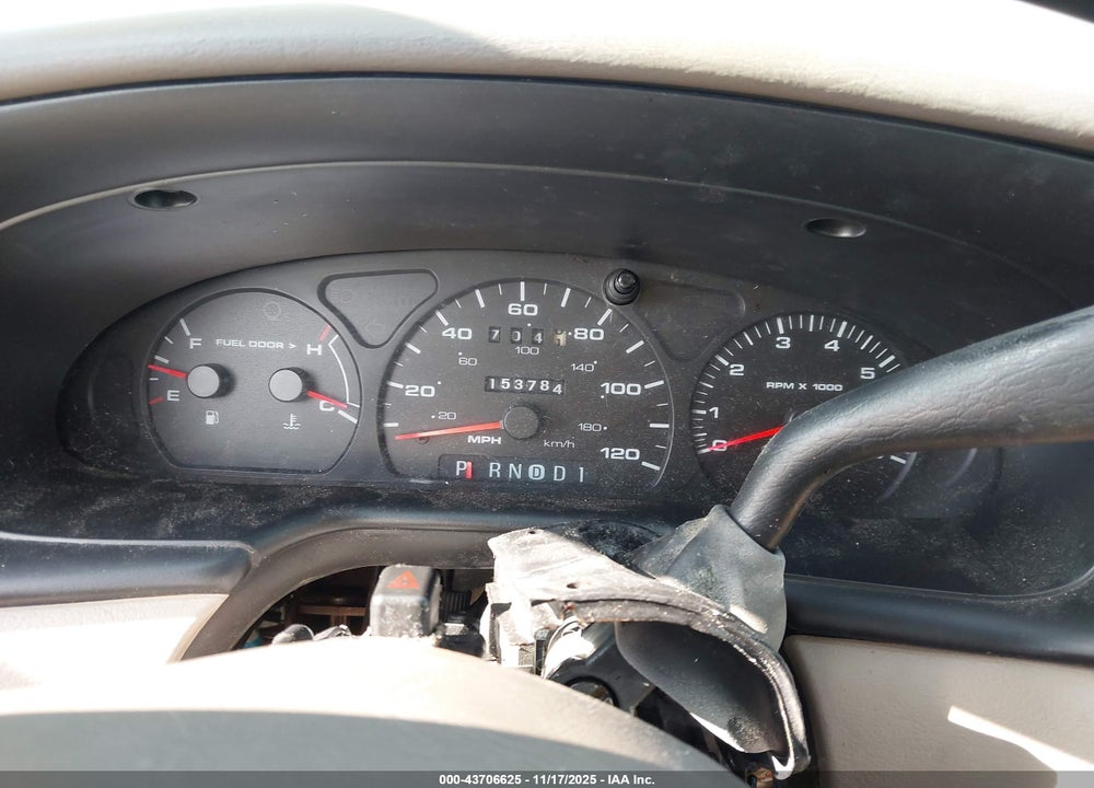 2000 FORD TAURUS SE VIN: 1FAFP53U9YA251872
