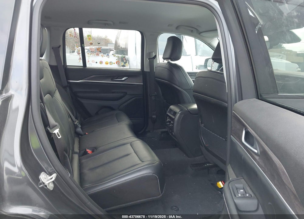 2023 JEEP GRAND CHEROKEE LIMITED 4X4 VIN: 1C4RJHBG8PC673270