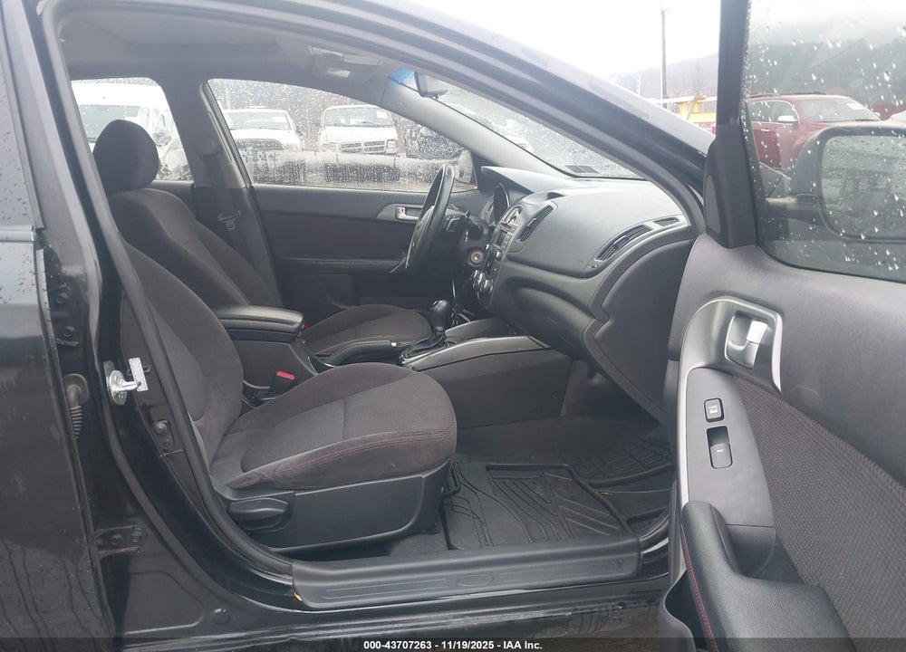 2011 KIA FORTE VIN: KNAFW5A36B5412666