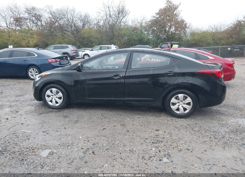 2016 HYUNDAI ELANTRA SE VIN: 5NPDH4AE8GH796568