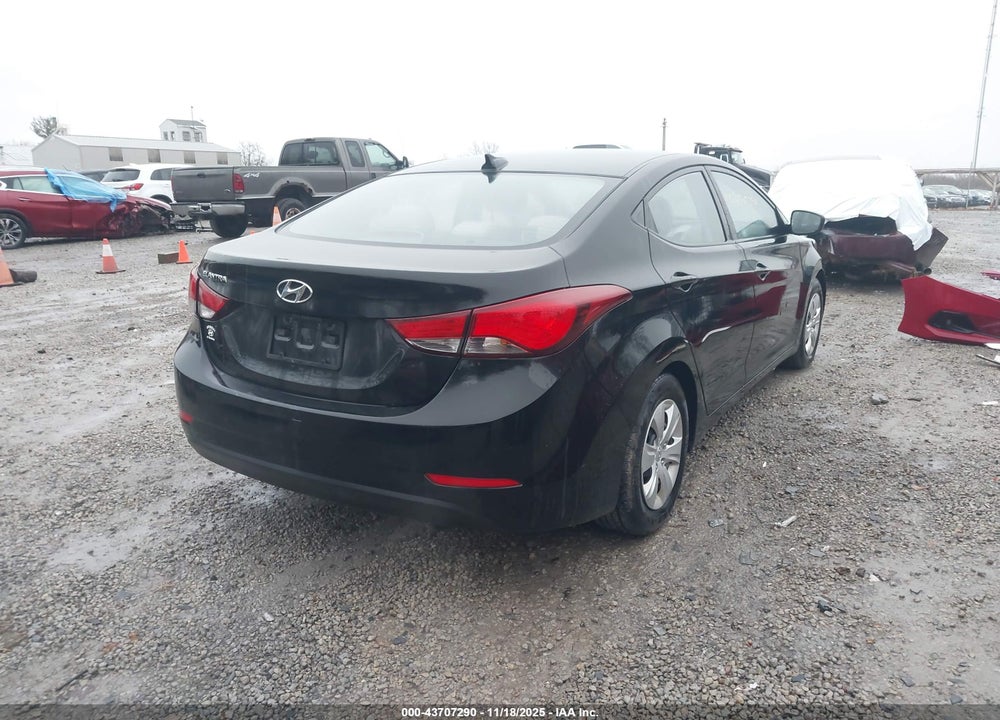 2016 HYUNDAI ELANTRA SE VIN: 5NPDH4AE8GH796568