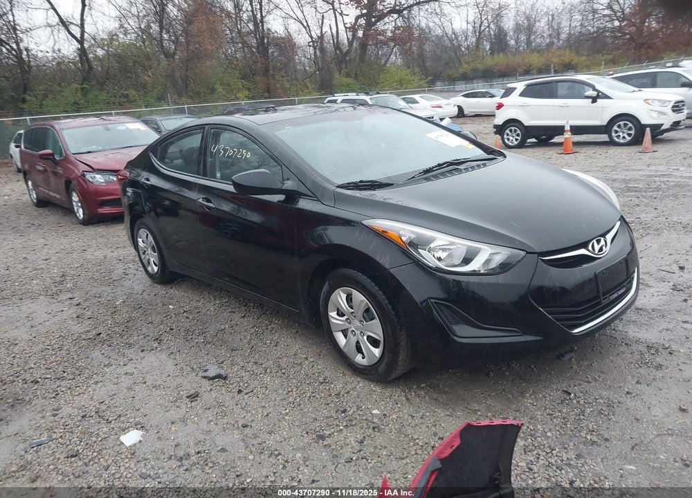 2016 HYUNDAI ELANTRA SE VIN: 5NPDH4AE8GH796568