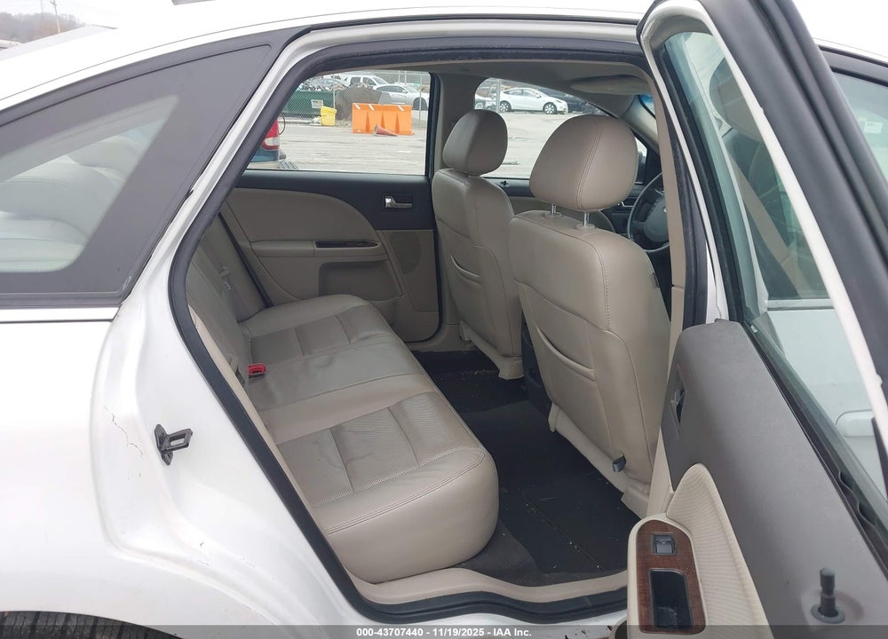 2008 FORD TAURUS VIN: 1FAHP25W28G113528