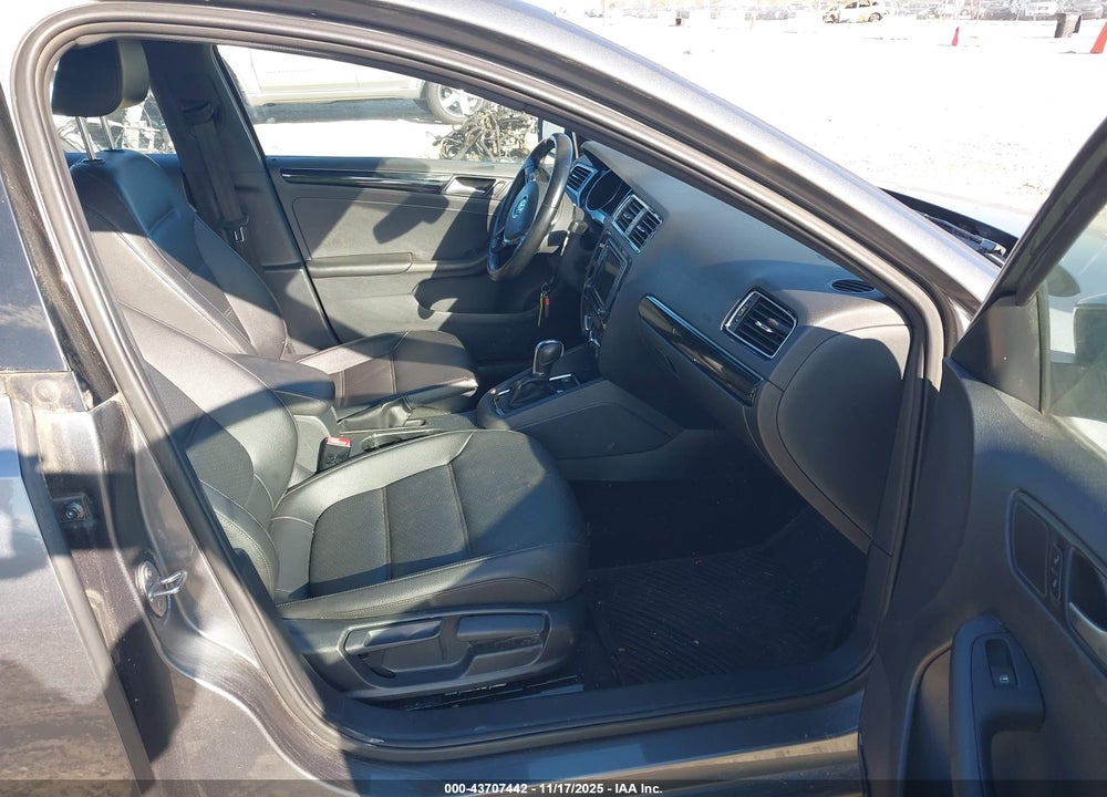 2018 VOLKSWAGEN JETTA VIN: 3VWD17AJ5JM218896