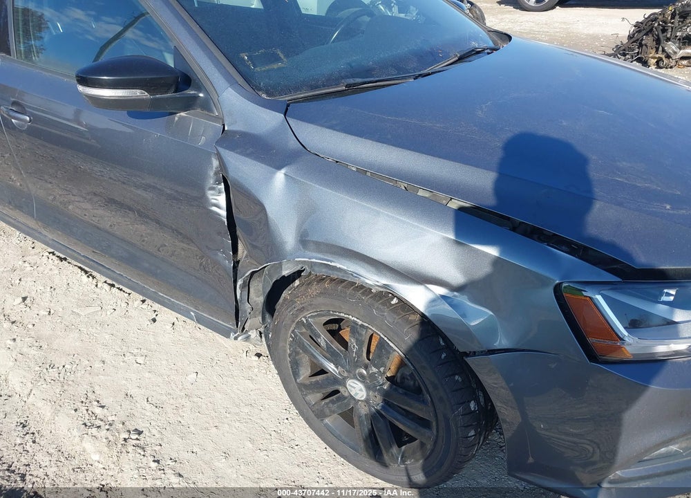 2018 VOLKSWAGEN JETTA VIN: 3VWD17AJ5JM218896