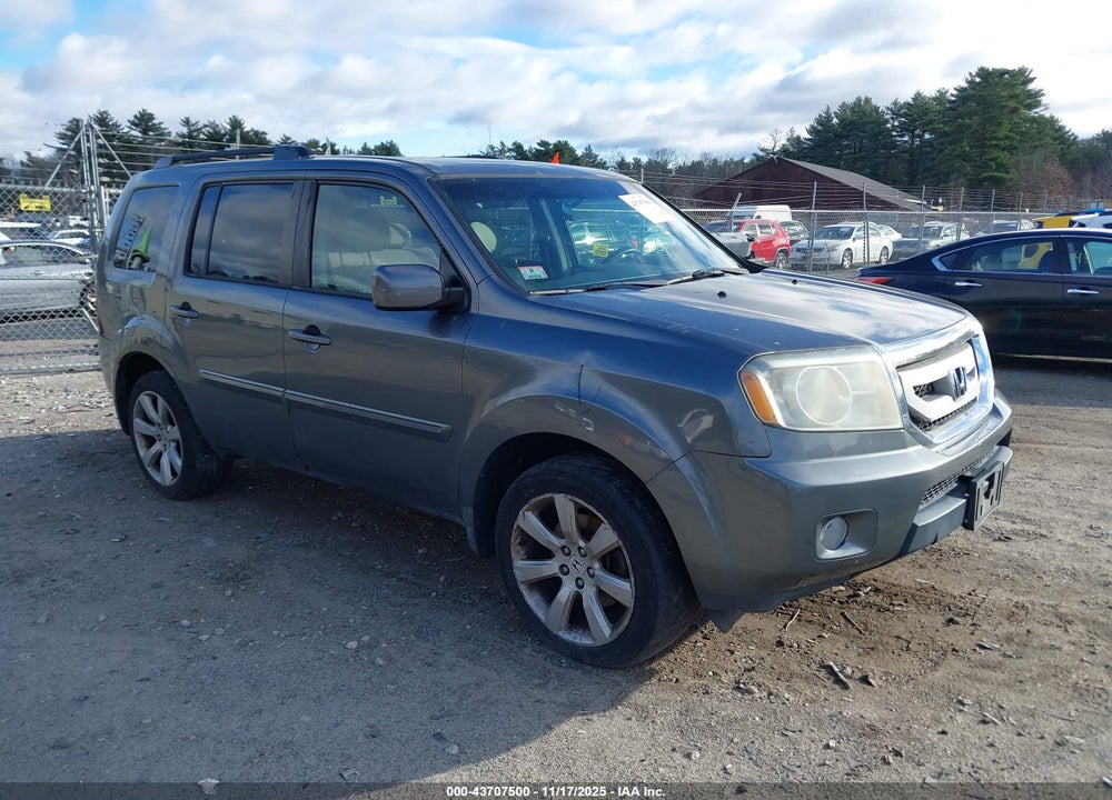 2011 HONDA PILOT EX VIN: 5FNYF4H43BB007609