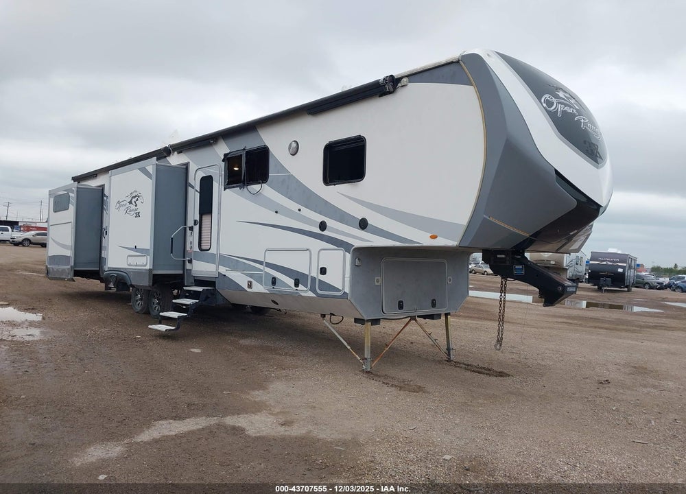 2017 OPEN RANGE 3X427BHS VIN: 58TFE4229H5028195