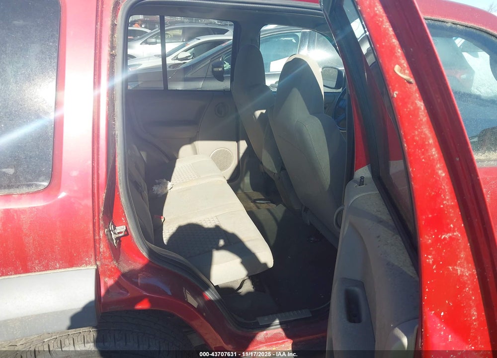 2006 JEEP LIBERTY SPORT VIN: 1J4GL48K46W152382