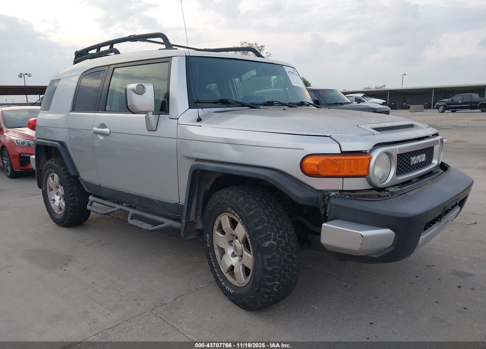 2008 TOYOTA FJ CRUISER VIN: JTEBU11F68K040214