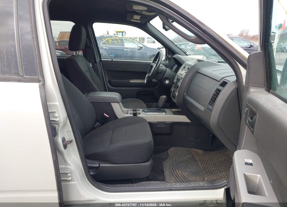 2009 FORD ESCAPE VIN: 1FMCU93G69KB61657