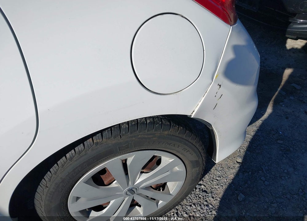 2017 NISSAN VERSA NOTE VIN: 3N1CE2CP7HL361164