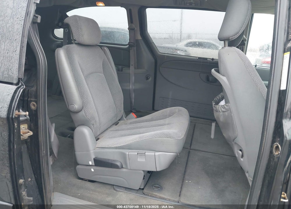 2005 DODGE GRAND CARAVAN SXT VIN: 2D4GP44L35R193492