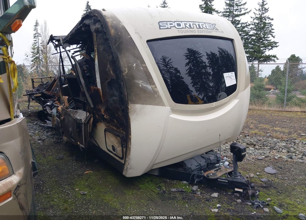 2021 VENTURE TRAVEL TRAILER VIN: 4EZT13424M8039235