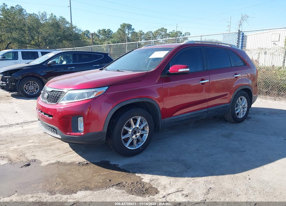 2015 KIA SORENTO LX VIN: 5XYKT4A68FG592924