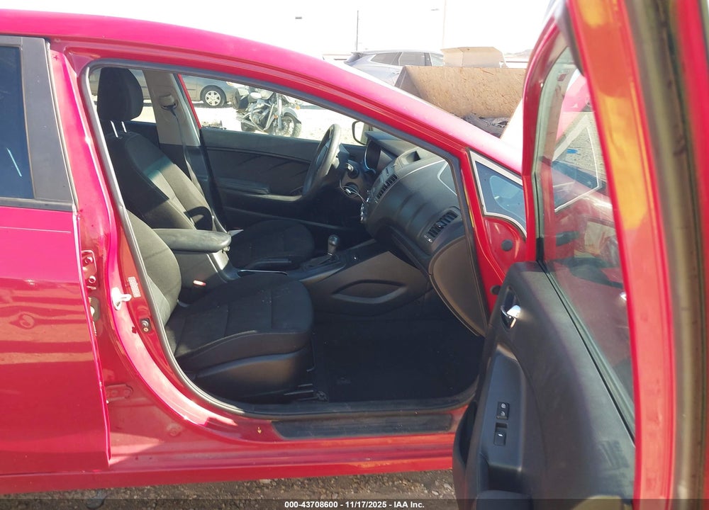 2016 KIA FORTE LX VIN: KNAFK4A66G5610039