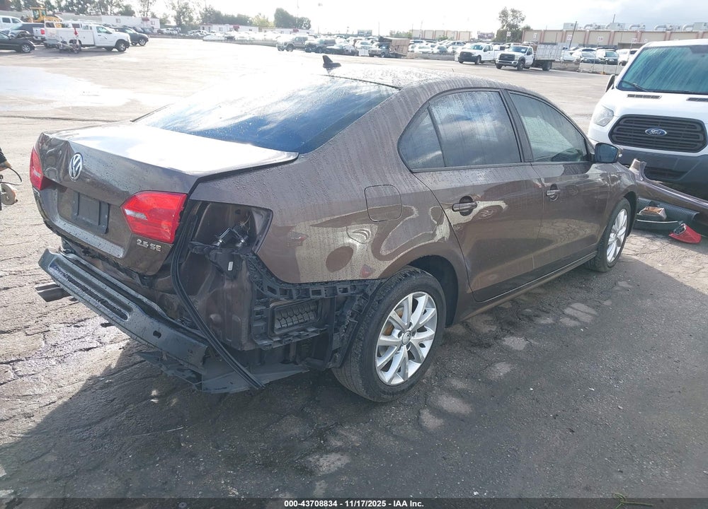 2011 VOLKSWAGEN JETTA 2.5L SE VIN: 3VWDZ7AJ2BM384268