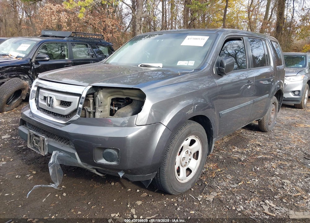 2011 HONDA PILOT LX VIN: 5FNYF4H29BB001635