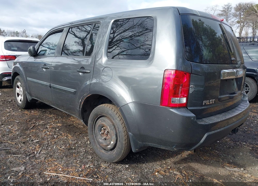 2011 HONDA PILOT LX VIN: 5FNYF4H29BB001635