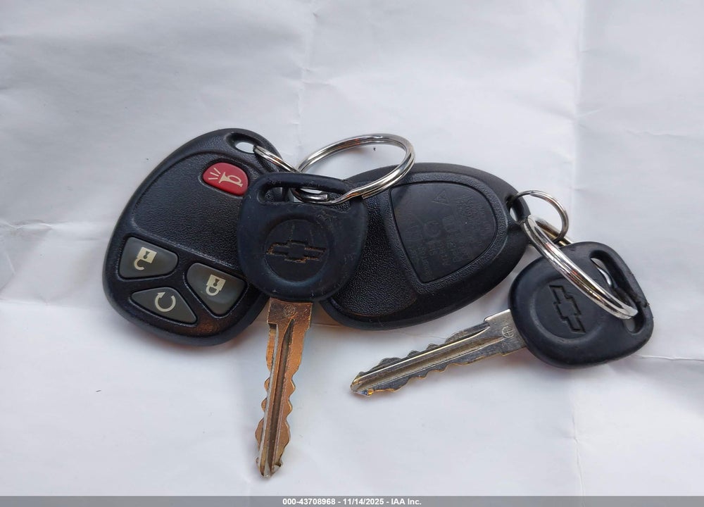 2011 CHEVROLET TRAVERSE VIN: 1GNKVGED3BJ394550