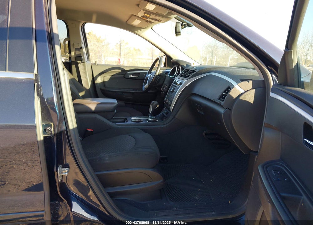 2011 CHEVROLET TRAVERSE VIN: 1GNKVGED3BJ394550