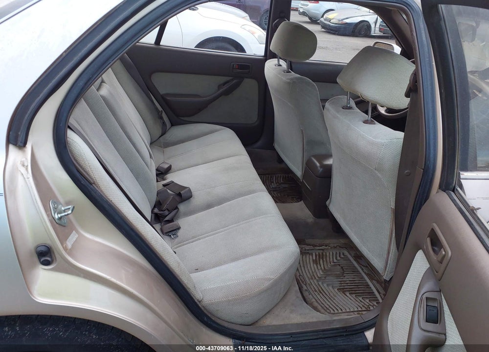 1994 TOYOTA CAMRY LE VIN: JT2SK12E4R0242216