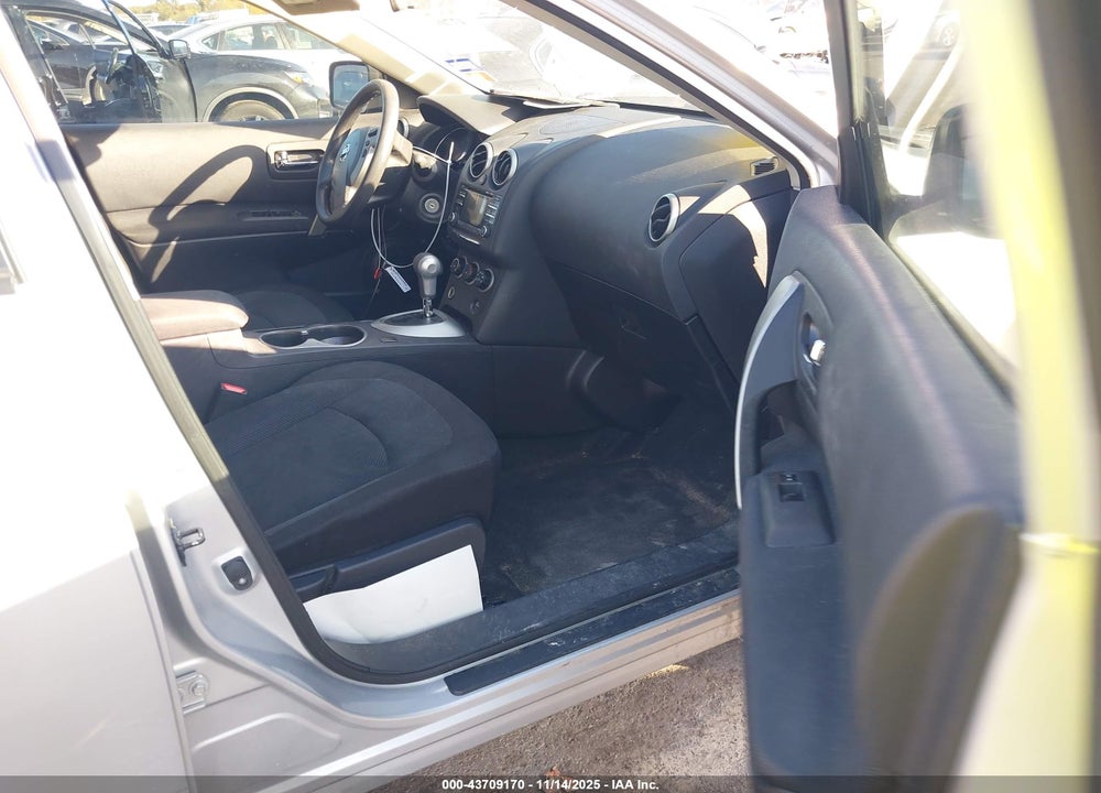 2015 NISSAN ROGUE SELECT S VIN: JN8AS5MTXFW165015