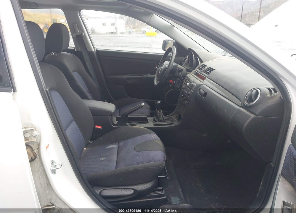 2007 MAZDA 3 S TOURING VIN: JM1BK344X71639654