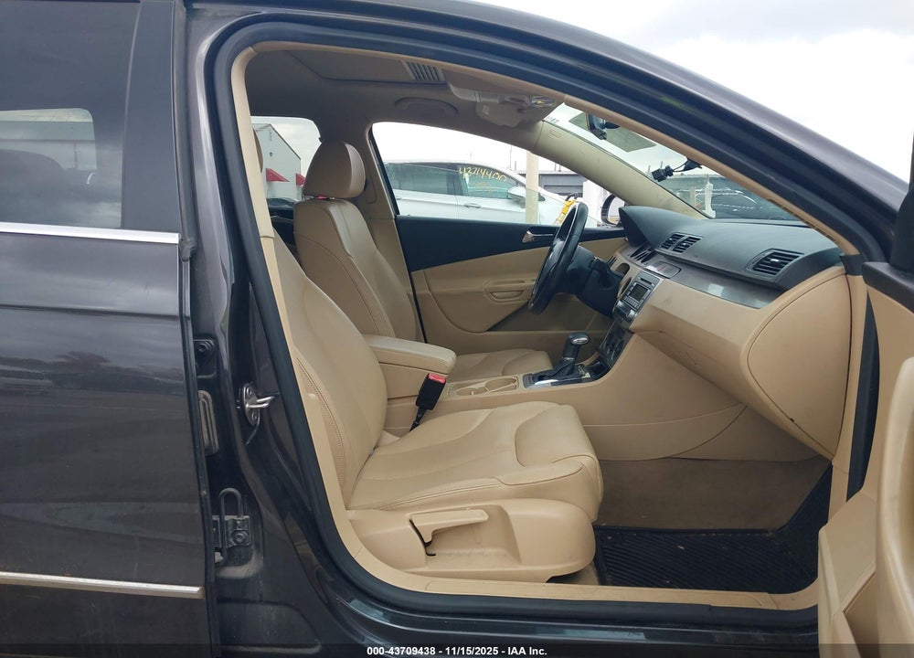 2008 VOLKSWAGEN PASSAT KOMFORT VIN: WVWLK73C98E219303