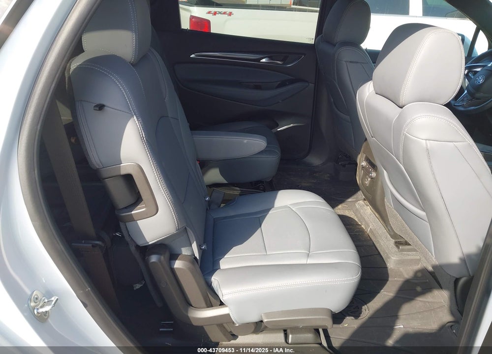 2024 BUICK ENCLAVE ESSENCE FWD VIN: 5GAERBKW7RJ135686