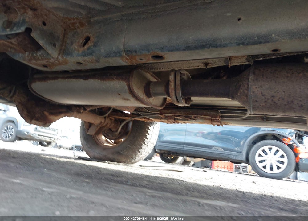 2001 JEEP CHEROKEE SPORT VIN: 1J4FF48S11L595621