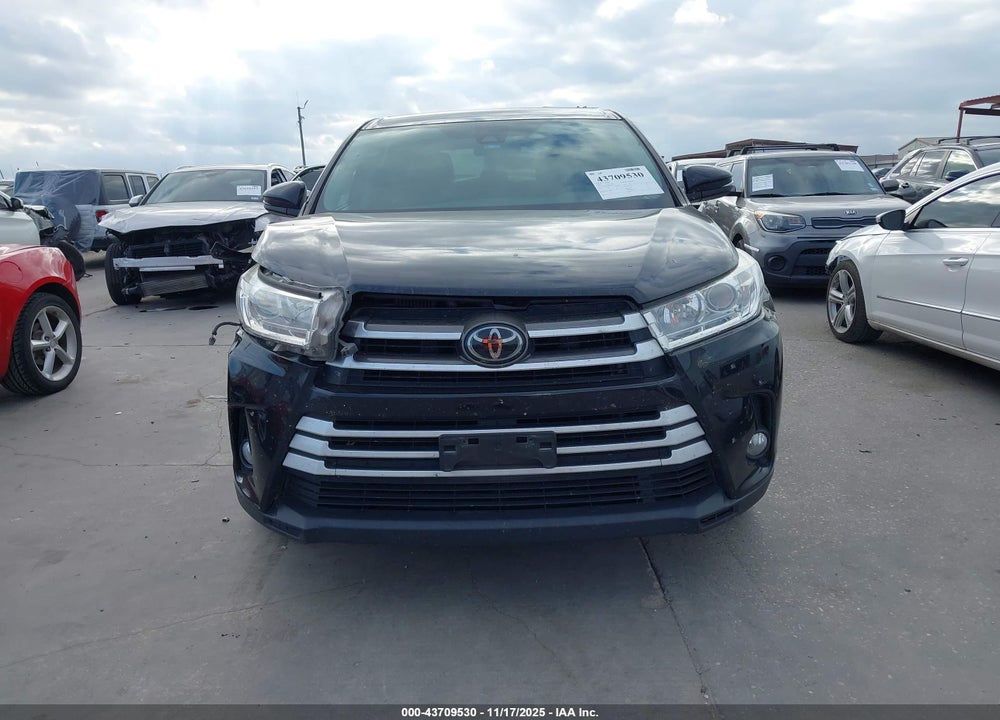 2018 TOYOTA HIGHLANDER LE PLUS VIN: 5TDZZRFH6JS266622