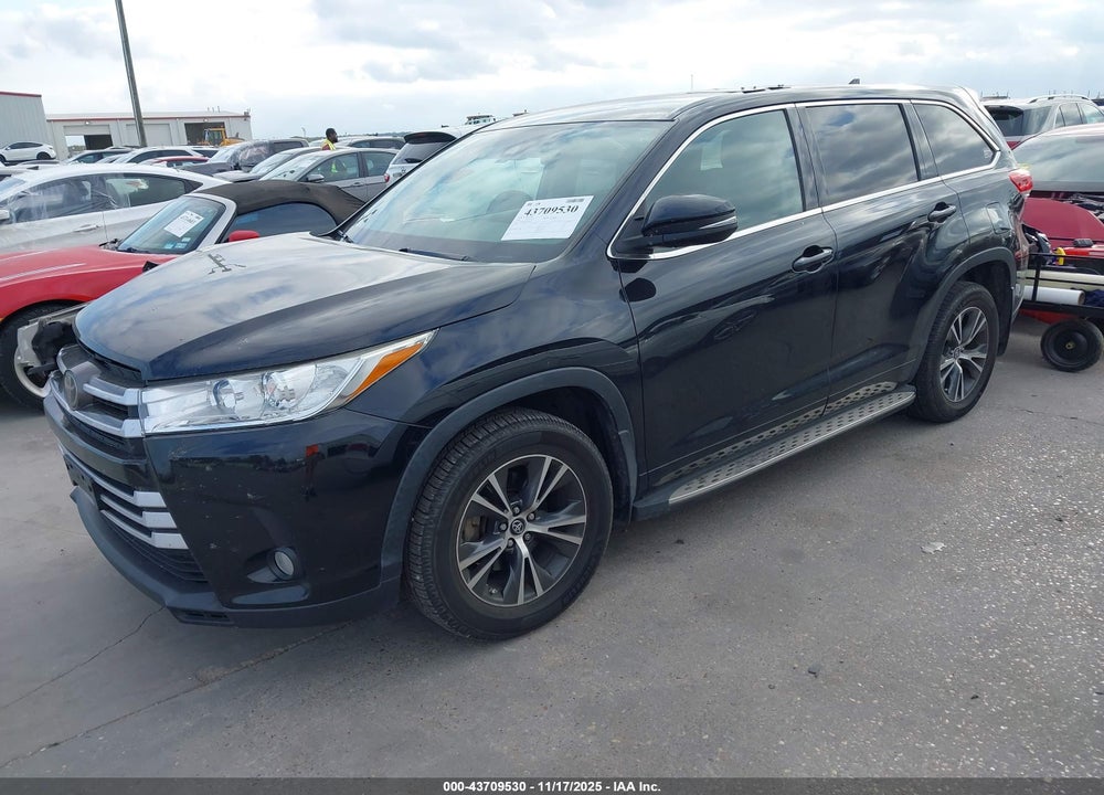 2018 TOYOTA HIGHLANDER LE PLUS VIN: 5TDZZRFH6JS266622