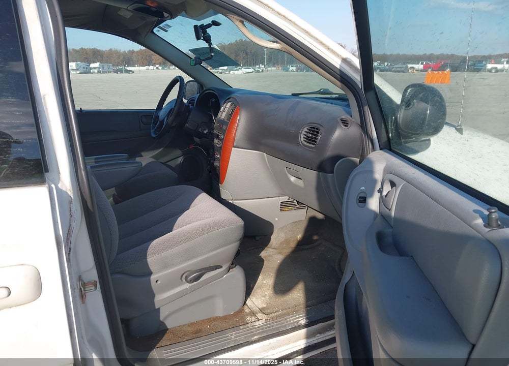 2006 CHRYSLER TOWN & COUNTRY VIN: 1A4GP44R56B751547