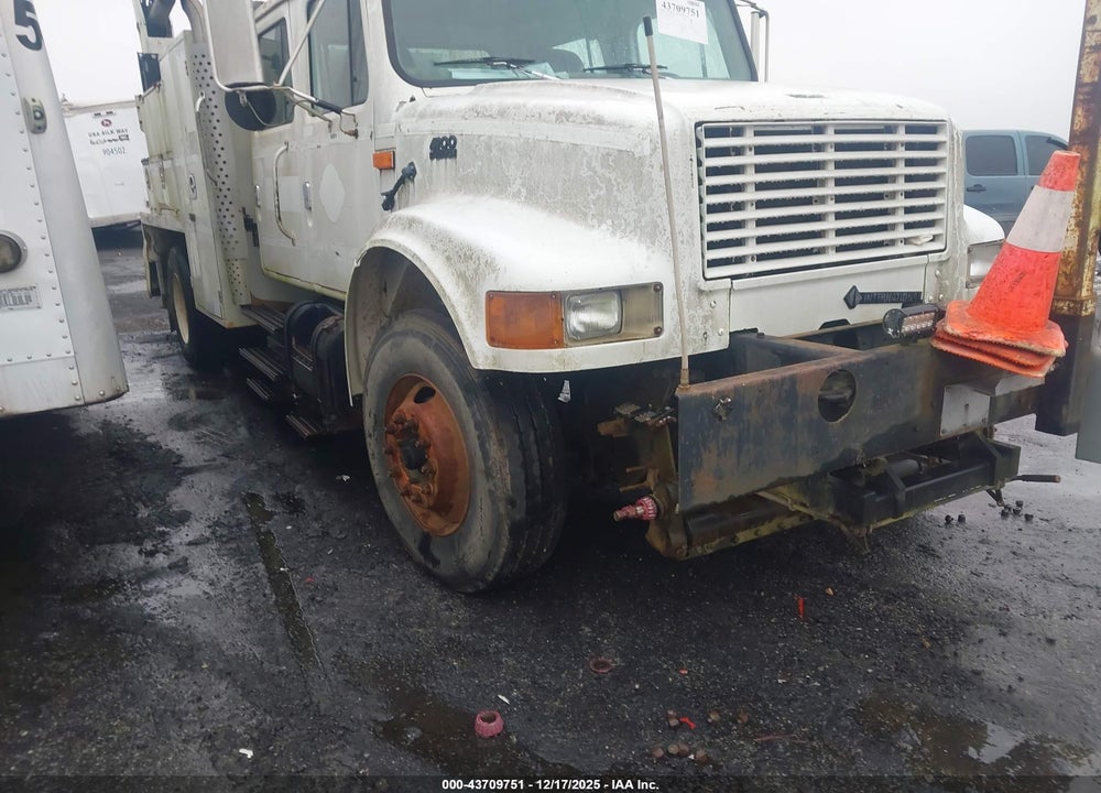 2000 INTERNATIONAL 4000 4900 VIN: 1HTSDAAN1YH308761