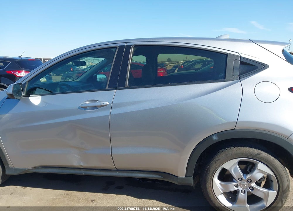 2022 HONDA HR-V 2WD LX VIN: 3CZRU5H35NM715295