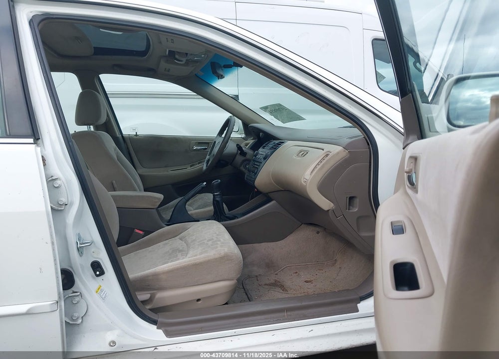 2001 HONDA ACCORD 2.3 EX VIN: JHMCG65881C004807