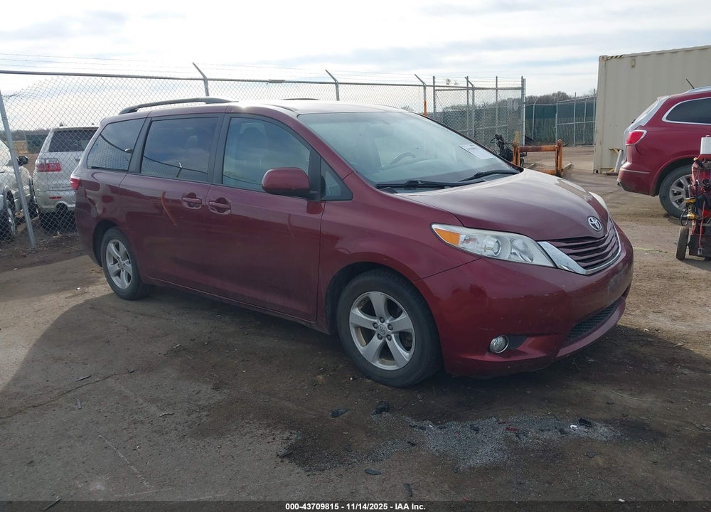 2015 TOYOTA SIENNA LE 8 PASSENGER VIN: 5TDKK3DC4FS561641