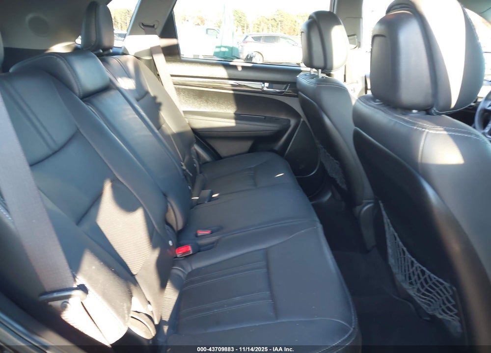 2013 KIA SORENTO SX VIN: 5XYKW4A21DG332639