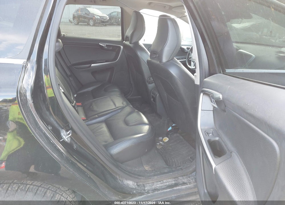 2014 VOLVO XC60 3.2 PREMIER PLUS VIN: YV4952DZ5E2534116