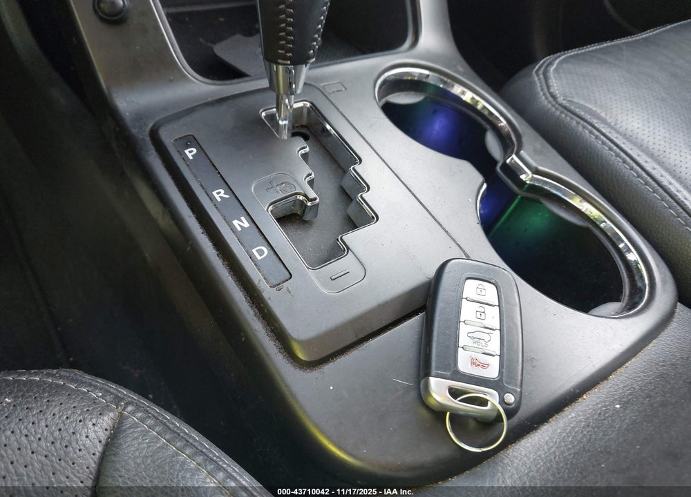 2013 KIA SORENTO SX VIN: 5XYKW4A27DG342026