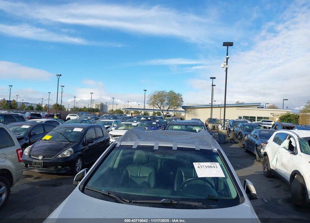 2013 KIA SORENTO SX VIN: 5XYKW4A27DG342026