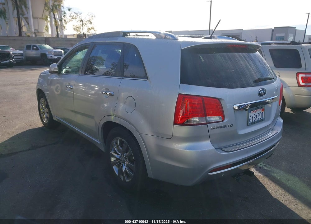 2013 KIA SORENTO SX VIN: 5XYKW4A27DG342026