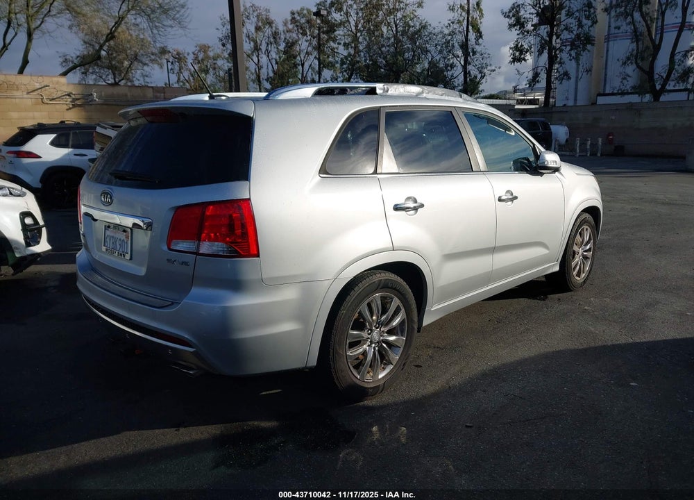 2013 KIA SORENTO SX VIN: 5XYKW4A27DG342026
