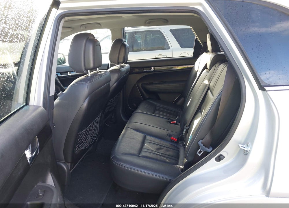2013 KIA SORENTO SX VIN: 5XYKW4A27DG342026