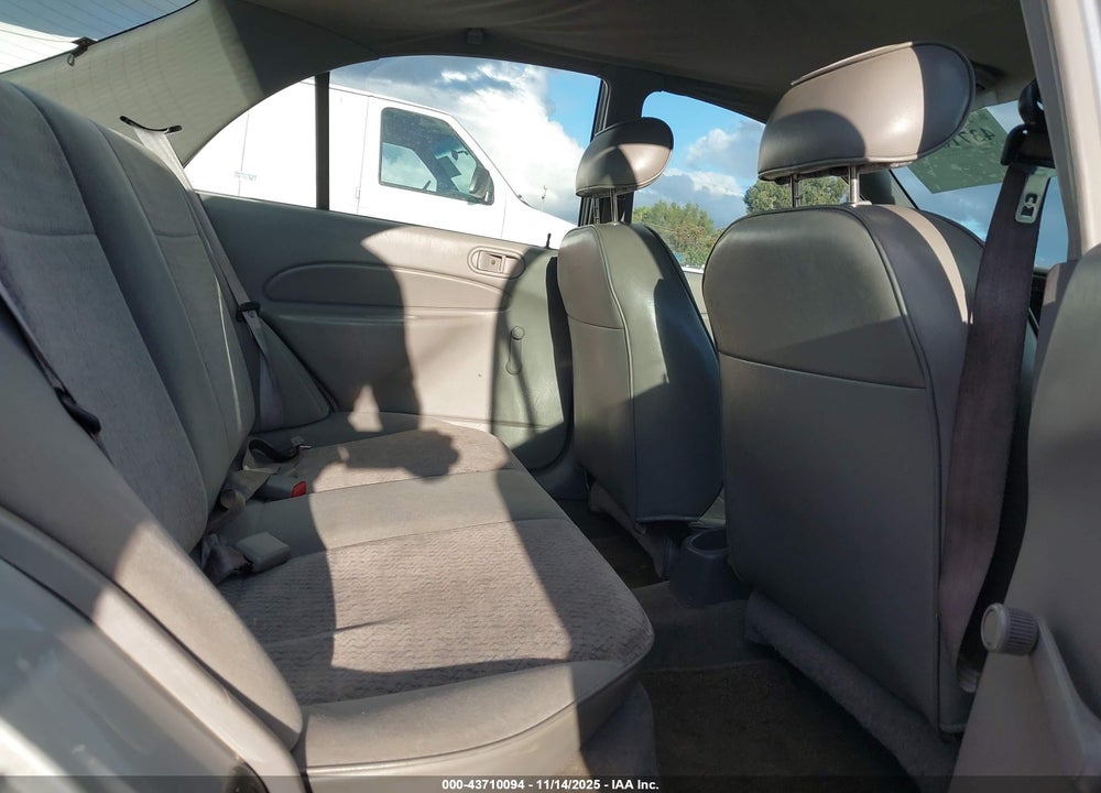 1998 FORD ESCORT SE VIN: 1FAFP13P1WW286487