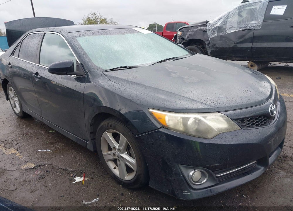 2014 TOYOTA CAMRY SE VIN: 4T1BF1FK4EU764533