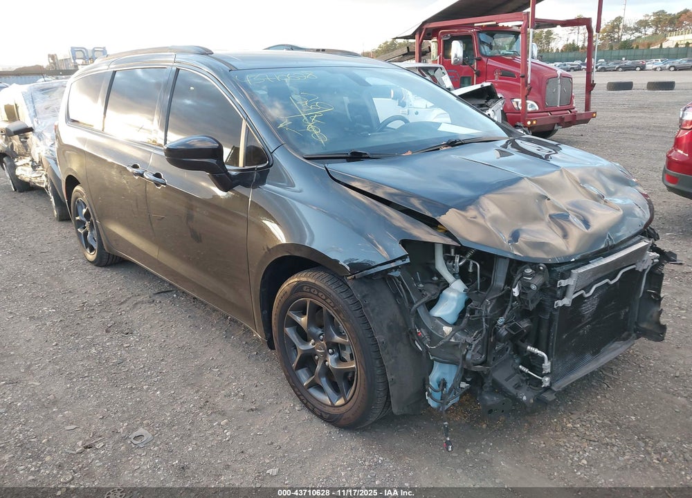 2019 CHRYSLER PACIFICA TOURING L PLUS VIN: 2C4RC1EG1KR628510