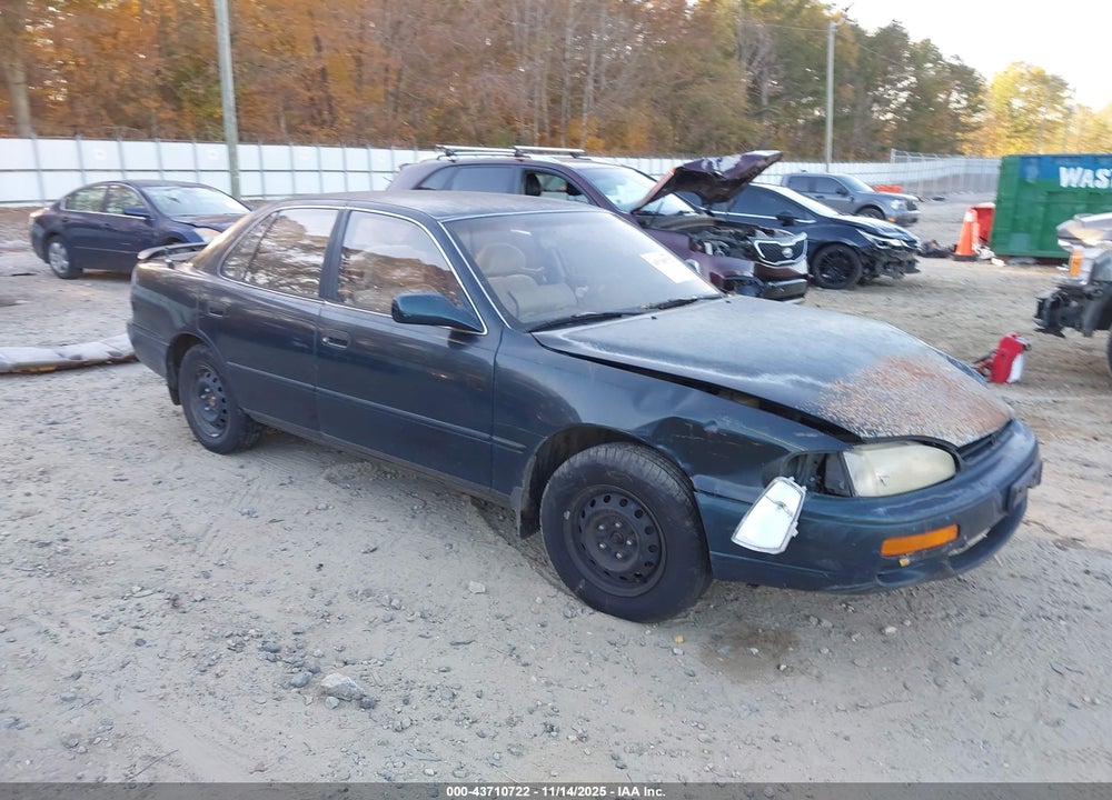 1995 TOYOTA CAMRY LE VIN: 4T1SK12EXSU584996