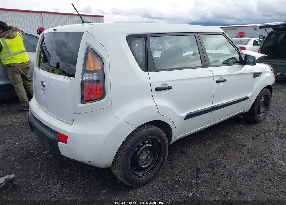 2011 KIA SOUL VIN: KNDJT2A10B7288112