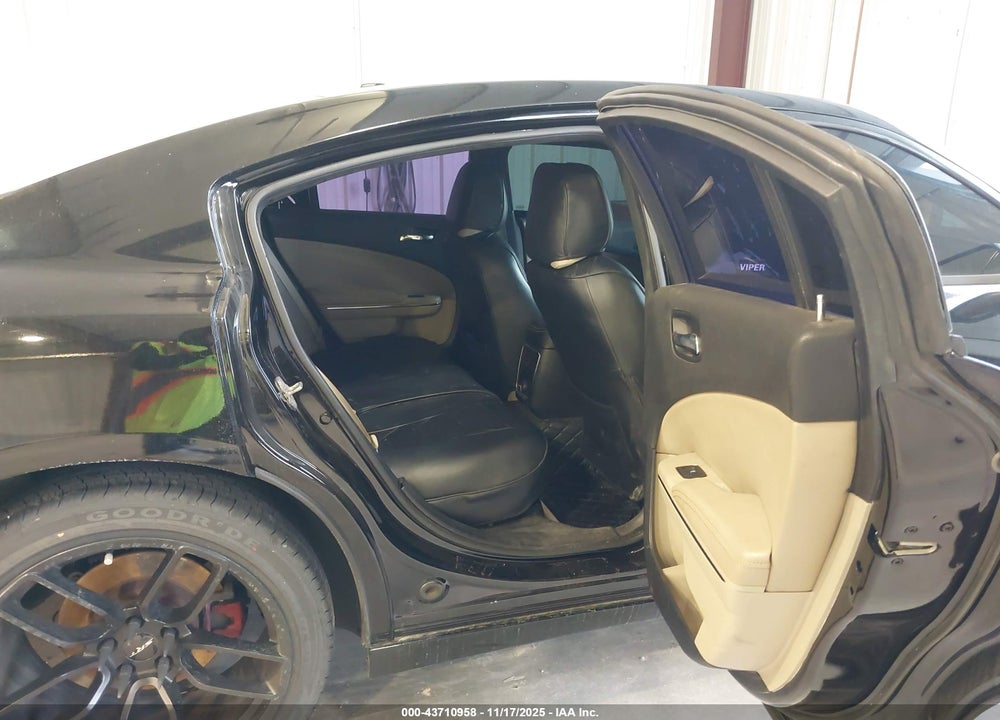 2011 DODGE CHARGER VIN: 2B3CL3CG5BH606795